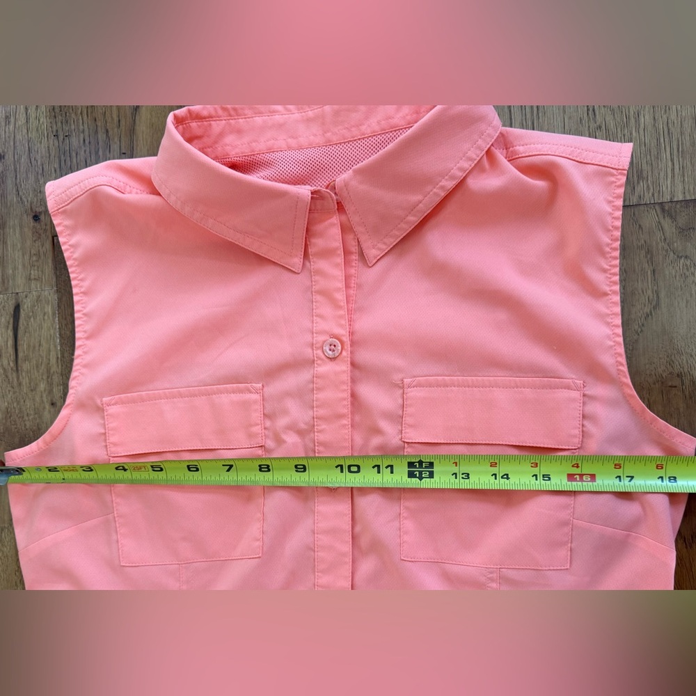 Reel Legends Shirt Womens medium
Coral Saltwater Vented Button Front Sleeveless - Picture 9 of 10